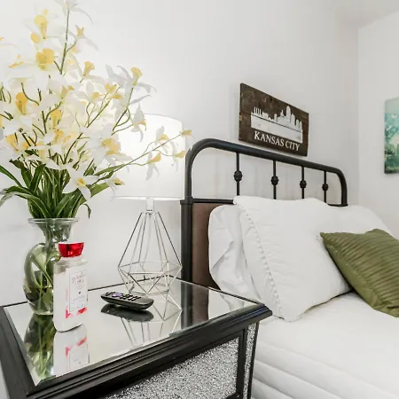 Becky & Marvels 420 Stay - Private Room
